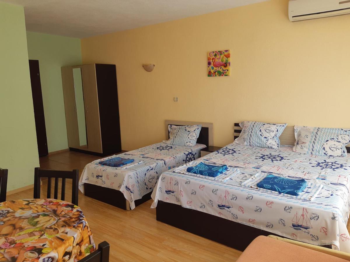 Kazlarov Guest House Kiten  Exterior foto